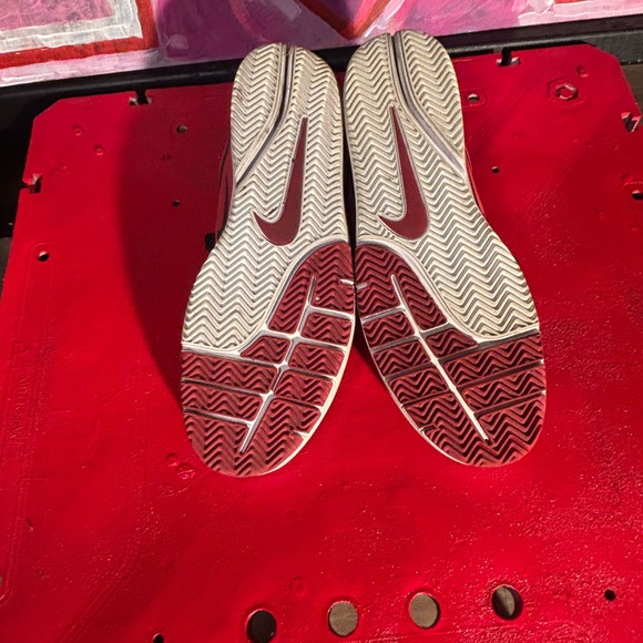 Nike SB Men's Red and Black Athletic Shoes - Picture 9 of 10